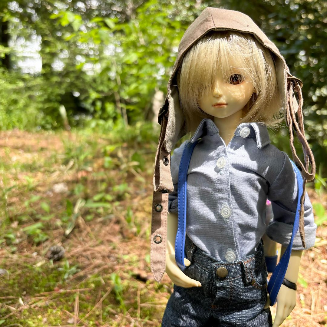 45cm BJD boy (light skin, blond hair, brown eyes)